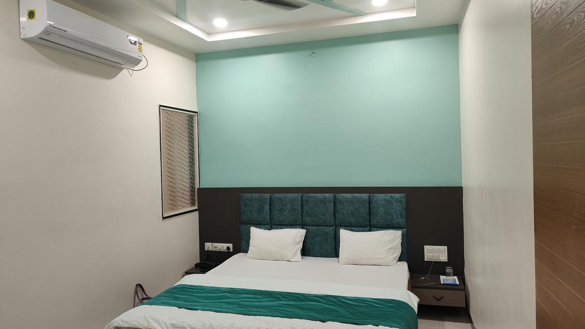 Yashomati Hotel Maheshwar Exterior foto