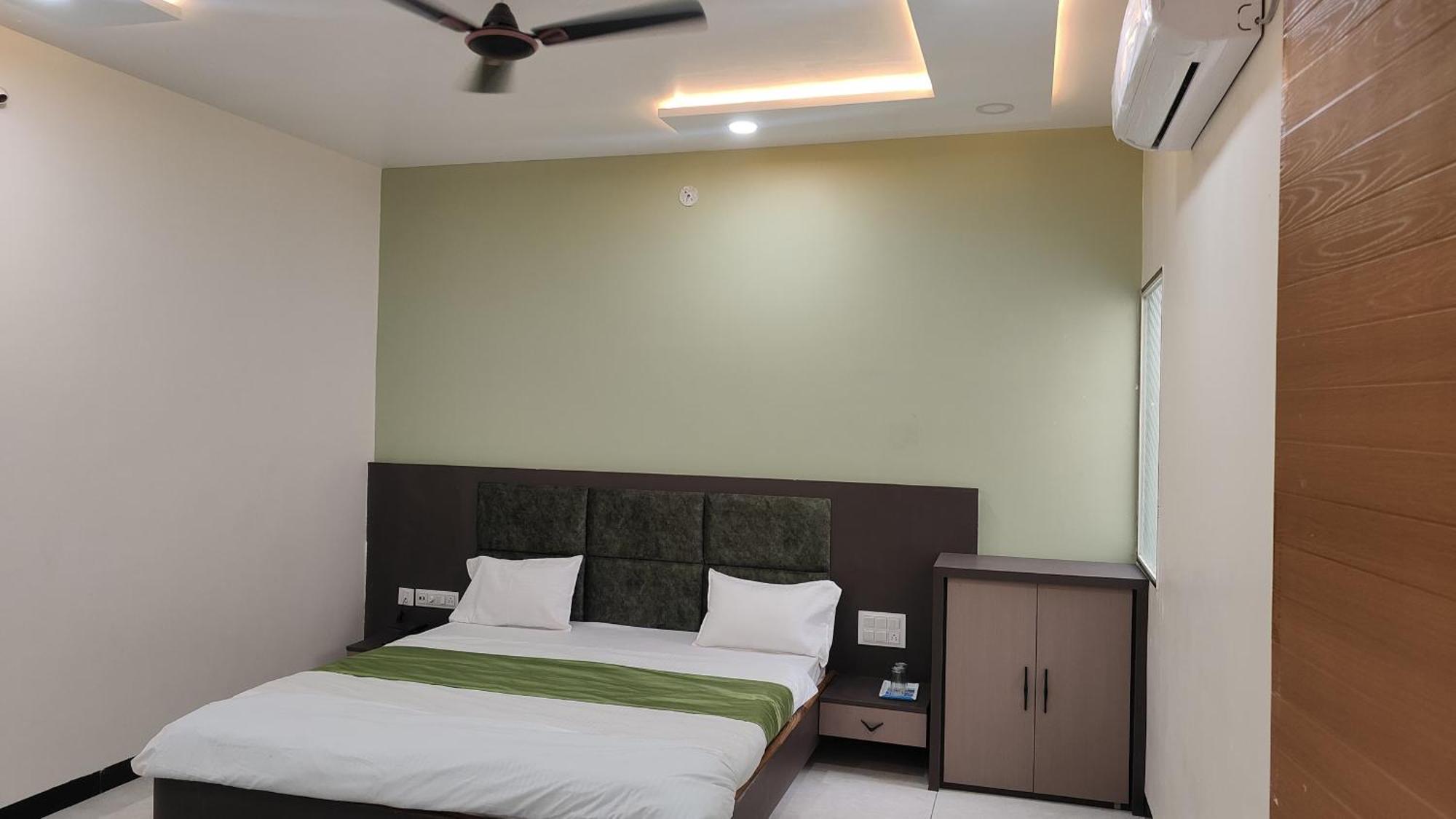 Yashomati Hotel Maheshwar Exterior foto