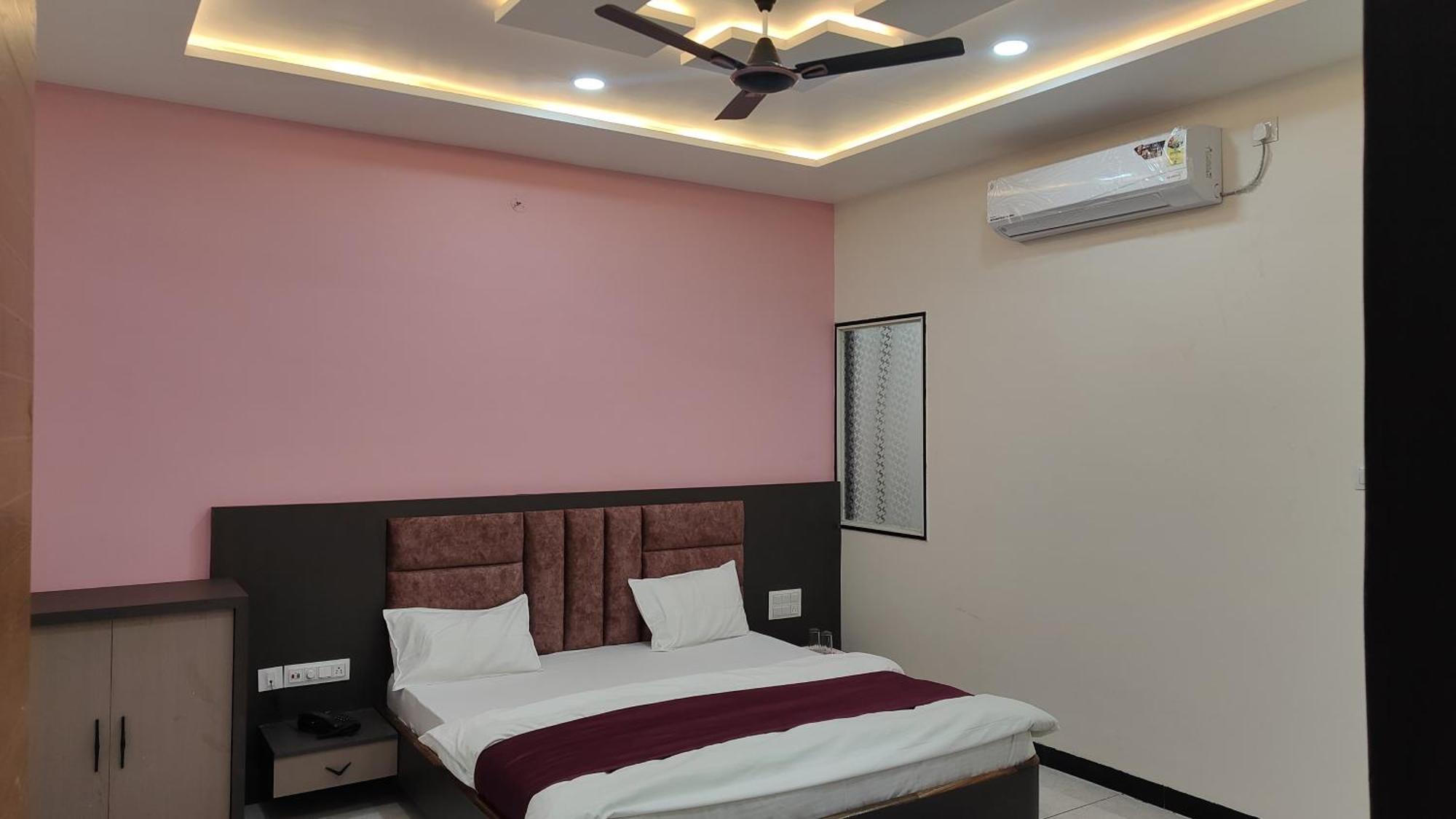 Yashomati Hotel Maheshwar Exterior foto