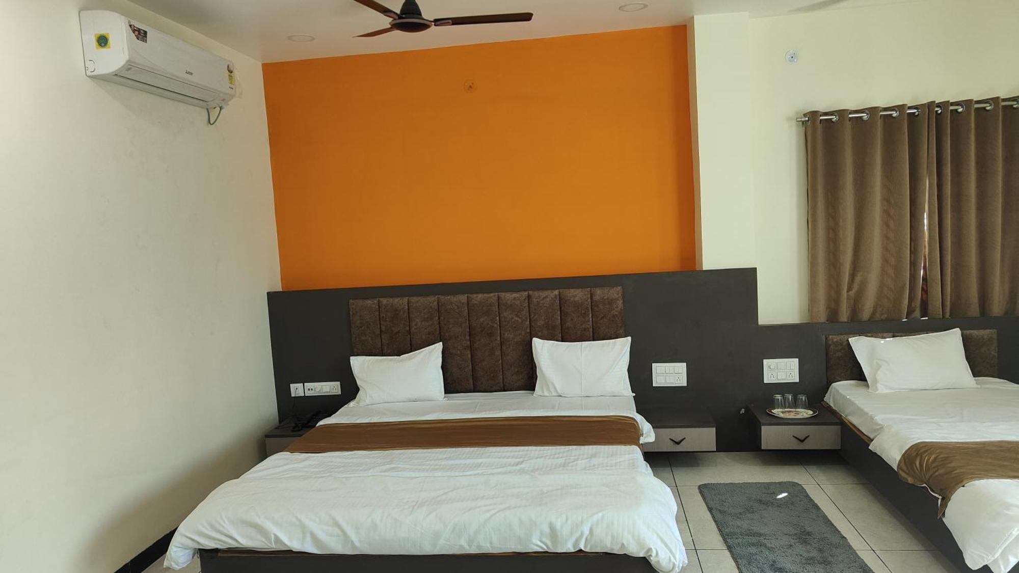 Yashomati Hotel Maheshwar Exterior foto