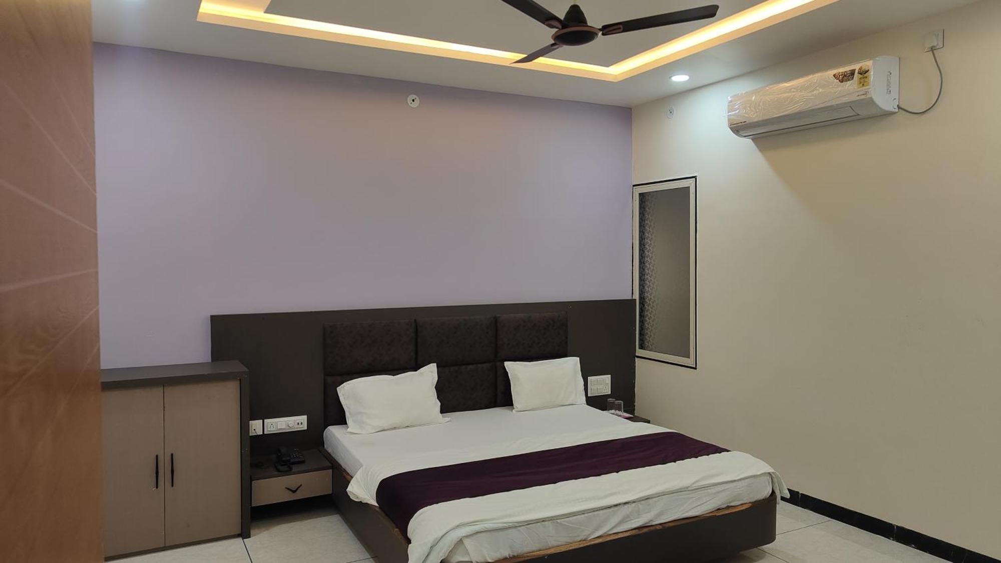 Yashomati Hotel Maheshwar Exterior foto